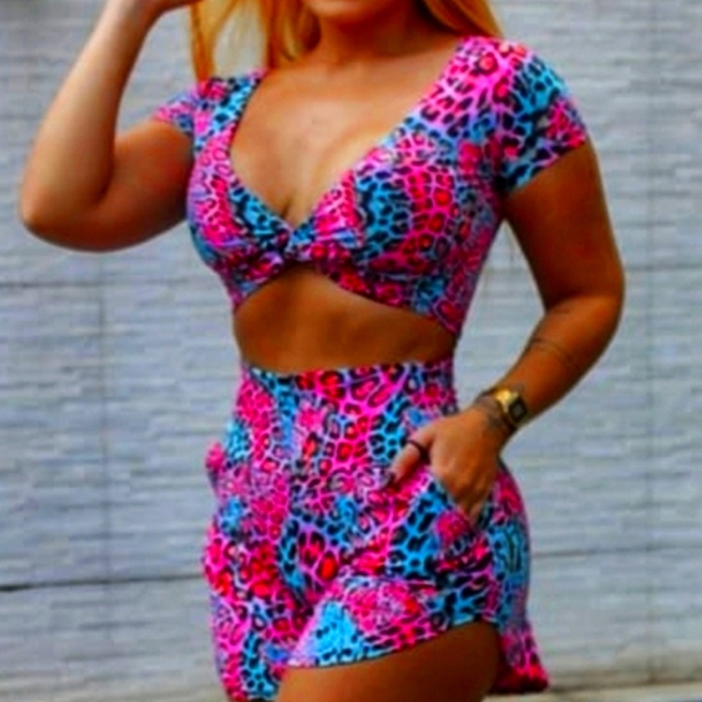 Vibrant Leopard Print Active Wear Two-Piece Set